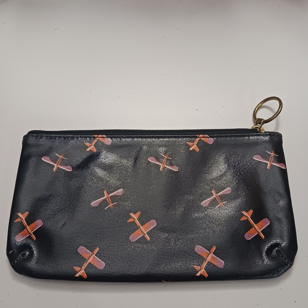 Fossil pouch